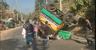 রাঙামাটিতে চালভর্তি ট্রাকচাপায় সিএনজির নারীযাত্রী নিহত